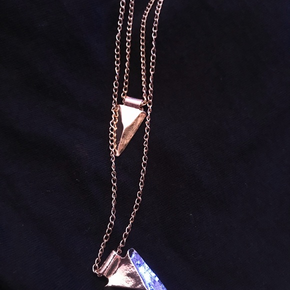 NWT layered goldtone chain 💙 - Picture 2 of 4